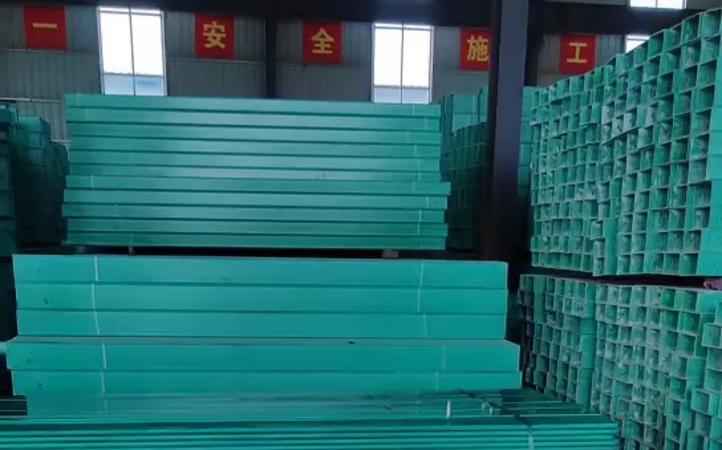 什么是玻璃鋼電纜橋架廠家？