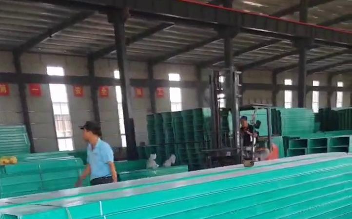 內(nèi)蒙古玻璃鋼電纜橋架規(guī)格齊全
