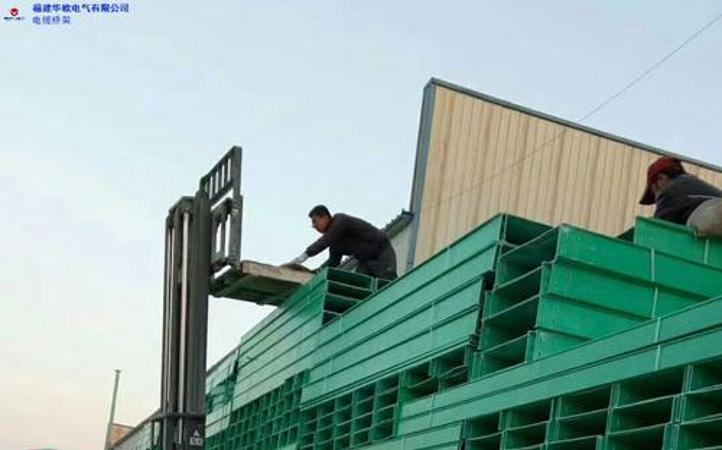 新泰玻璃鋼大跨距電纜橋架