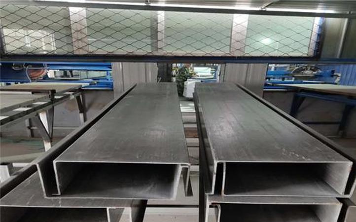 新疆玻璃鋼電纜線橋架生產(chǎn)廠家